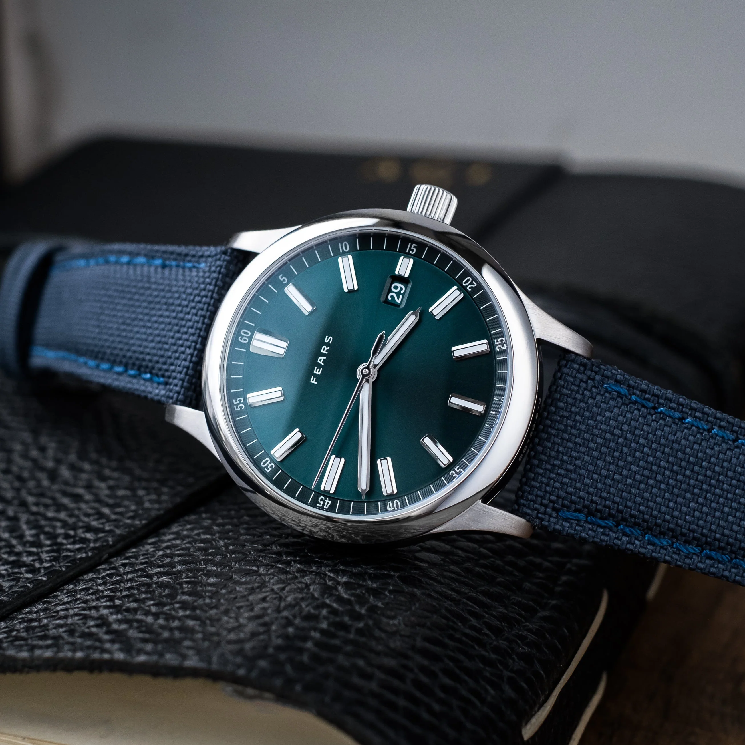 Redcliff 39.5 Date 'Boutique Edition' - Image 4