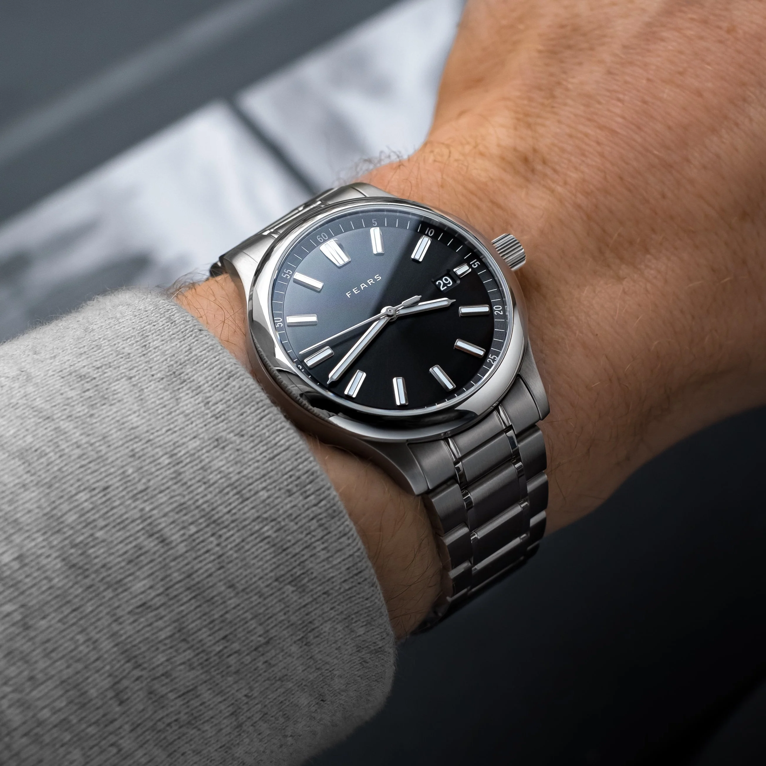 Redcliff 39.5 Date Raven Black - Image 4